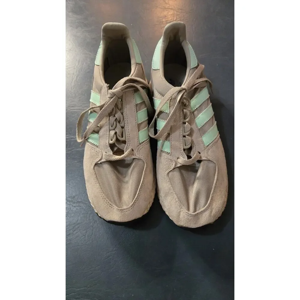 Shoes Universal women Adidas Forest Grove W 8.5